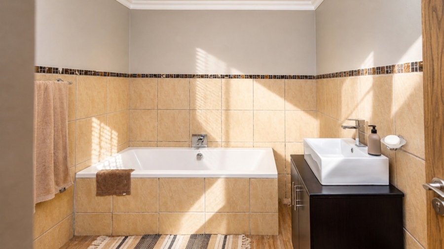 8 Bedroom Property for Sale in Birdwood Estate North West